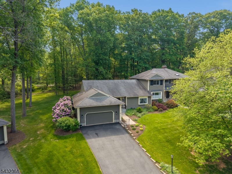 49 Hunters Circle Tewksbury NJ 08833