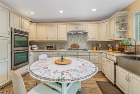 49 Hunters Circle Tewksbury NJ 08833