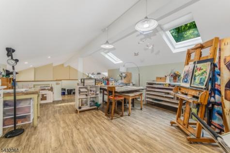 49 Hunters Circle Tewksbury NJ 08833