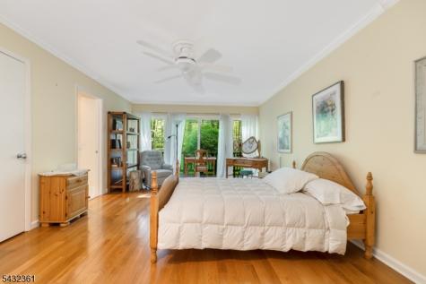 49 Hunters Circle Tewksbury NJ 08833