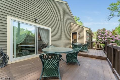 49 Hunters Circle Tewksbury NJ 08833