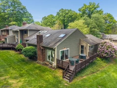 49 Hunters Circle Tewksbury NJ 08833