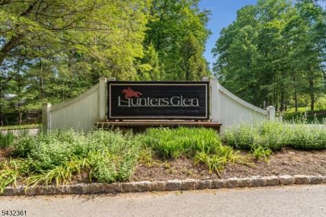 49 Hunters Circle Tewksbury NJ 08833
