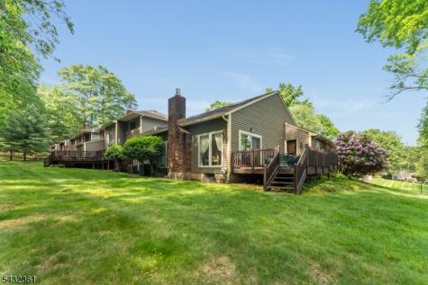 49 Hunters Circle Tewksbury NJ 08833