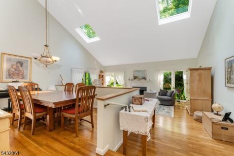 49 Hunters Circle Tewksbury NJ 08833