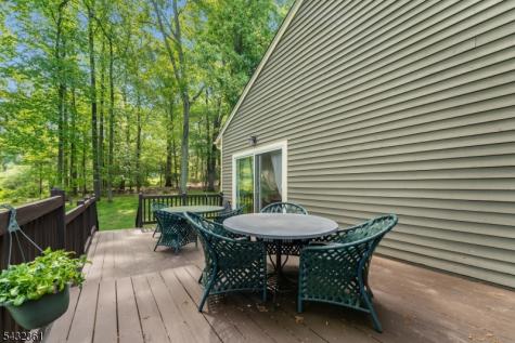 49 Hunters Circle Tewksbury NJ 08833