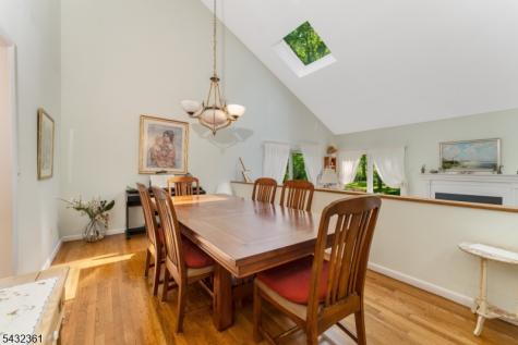 49 Hunters Circle Tewksbury NJ 08833