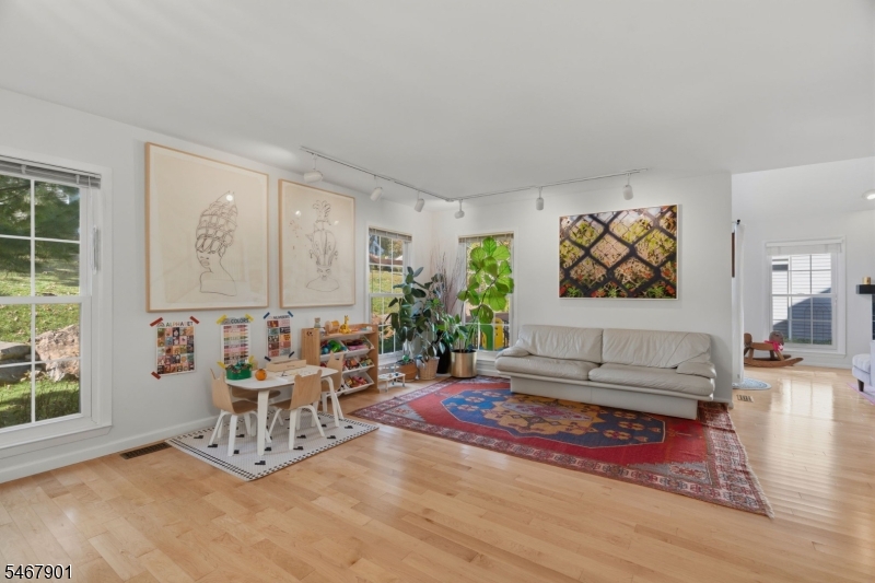 150 Dezenzo Lane West Orange NJ 07052