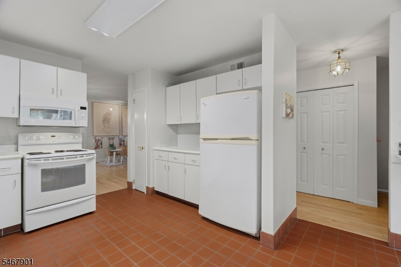 150 Dezenzo Lane West Orange NJ 07052