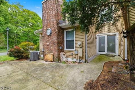 38 Cherrywood Drive Franklin NJ 08873