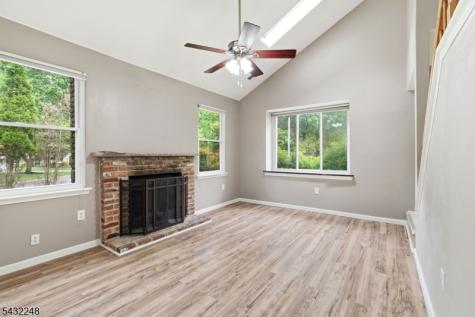 38 Cherrywood Drive Franklin NJ 08873