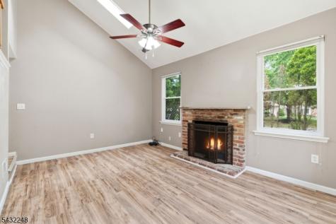 38 Cherrywood Drive Franklin NJ 08873