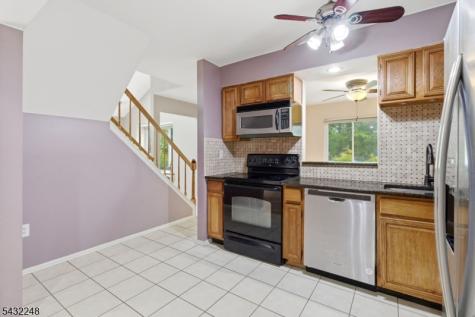 38 Cherrywood Drive Franklin NJ 08873