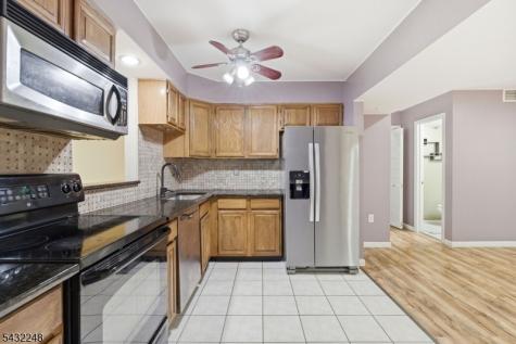 38 Cherrywood Drive Franklin NJ 08873