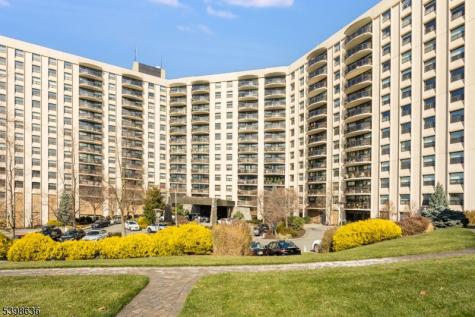 2 Claridge Drive Verona NJ 07044