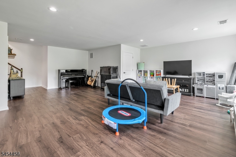 6 Alexanders Road Allamuchy NJ 07840