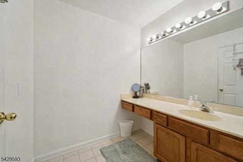 123 Levinberg Lane Wayne NJ 07470