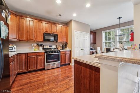 123 Levinberg Lane Wayne NJ 07470