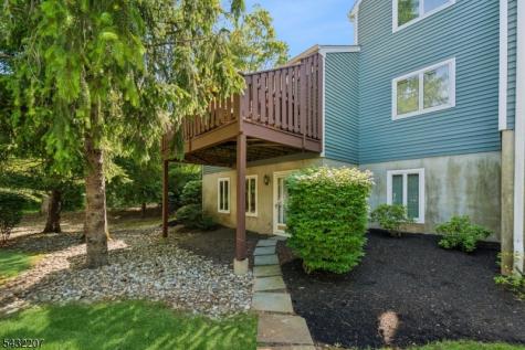 32 Meadow View Lane Berkeley Heights NJ 07922