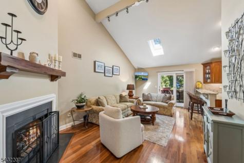 32 Meadow View Lane Berkeley Heights NJ 07922