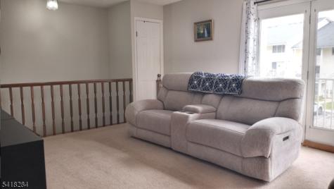 19 Amherst Court Hamburg NJ 07419