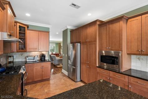 28 Schmidt Circle Watchung NJ 07069
