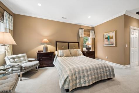 28 Schmidt Circle Watchung NJ 07069