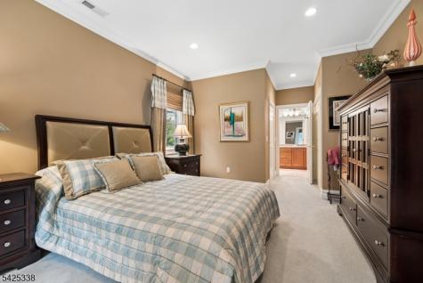 28 Schmidt Circle Watchung NJ 07069