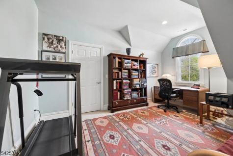 28 Schmidt Circle Watchung NJ 07069