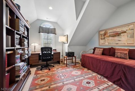 28 Schmidt Circle Watchung NJ 07069