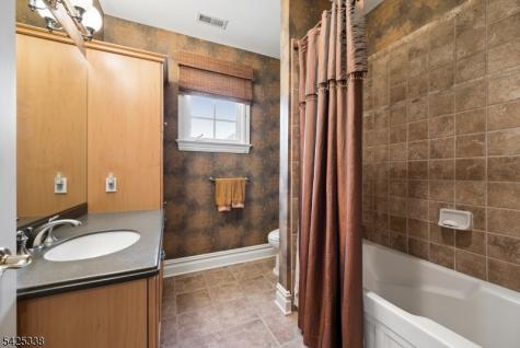 28 Schmidt Circle Watchung NJ 07069