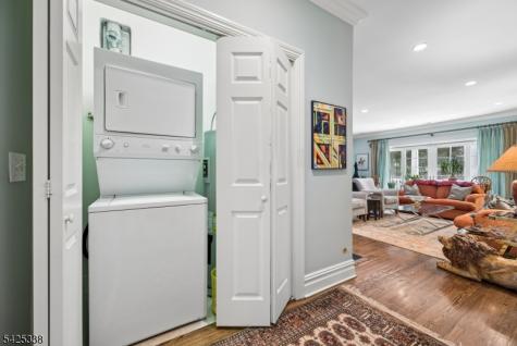 28 Schmidt Circle Watchung NJ 07069