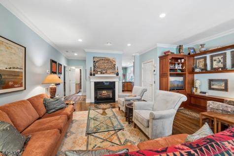 28 Schmidt Circle Watchung NJ 07069