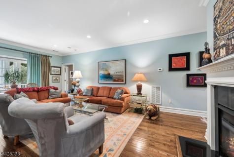 28 Schmidt Circle Watchung NJ 07069