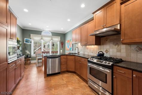 28 Schmidt Circle Watchung NJ 07069