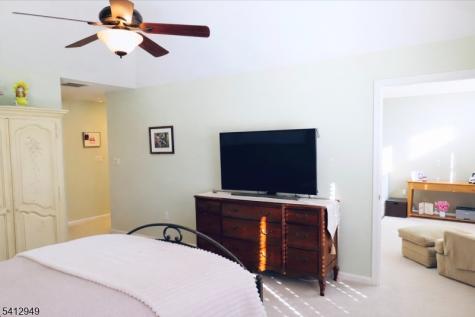 317 Kensington Lane Livingston NJ 07039