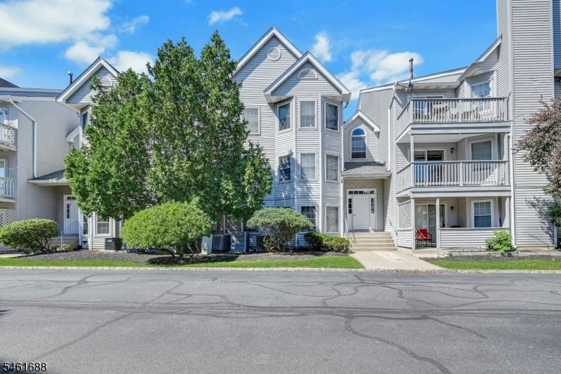 105 Quartz Lane Paterson NJ 07501