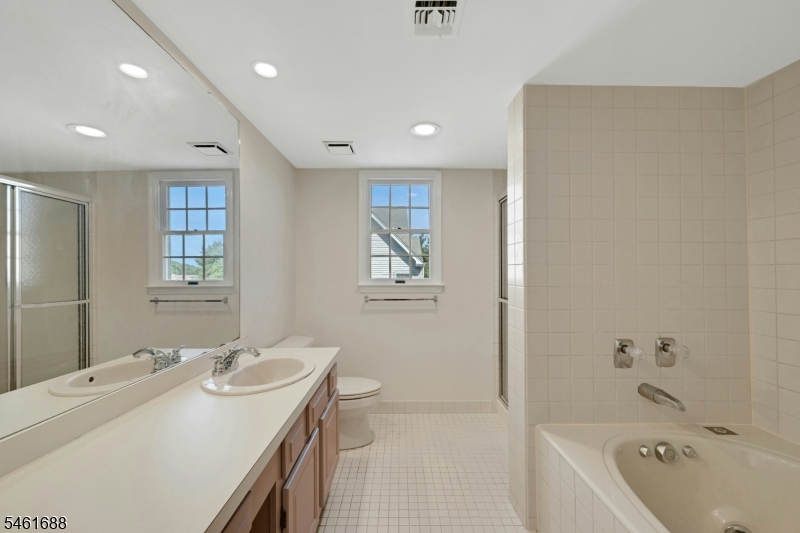 105 Quartz Lane Paterson NJ 07501