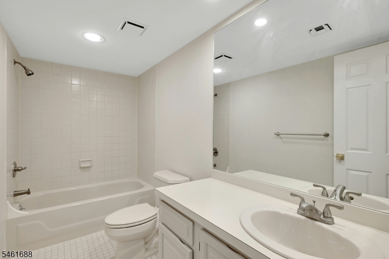 105 Quartz Lane Paterson NJ 07501