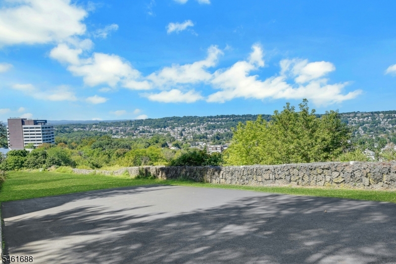 105 Quartz Lane Paterson NJ 07501