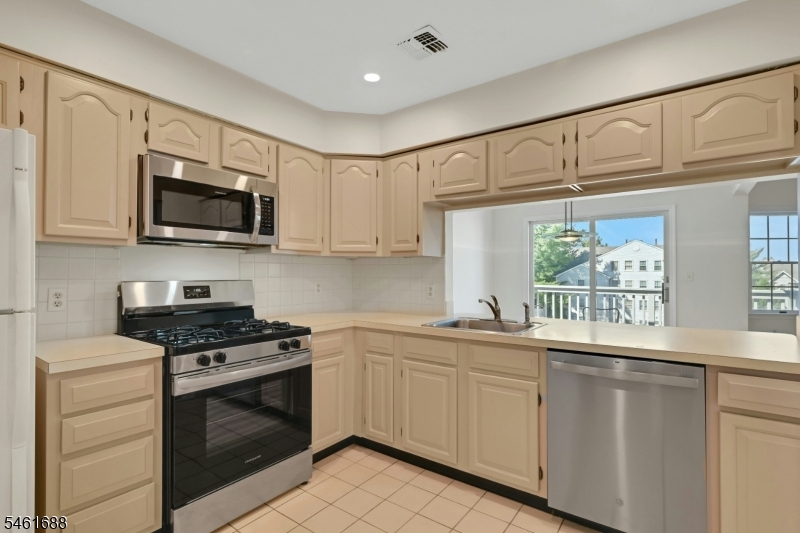 105 Quartz Lane Paterson NJ 07501