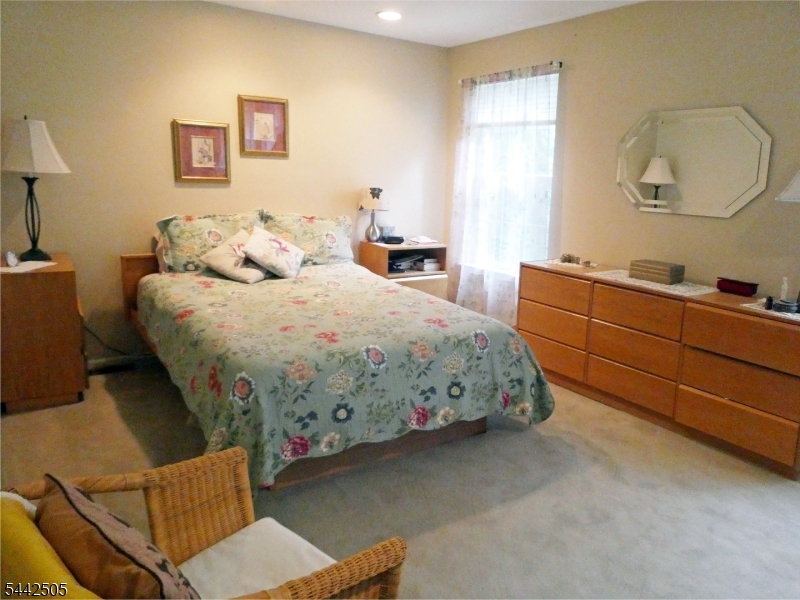 92 Stonehedge Court Franklin NJ 08873