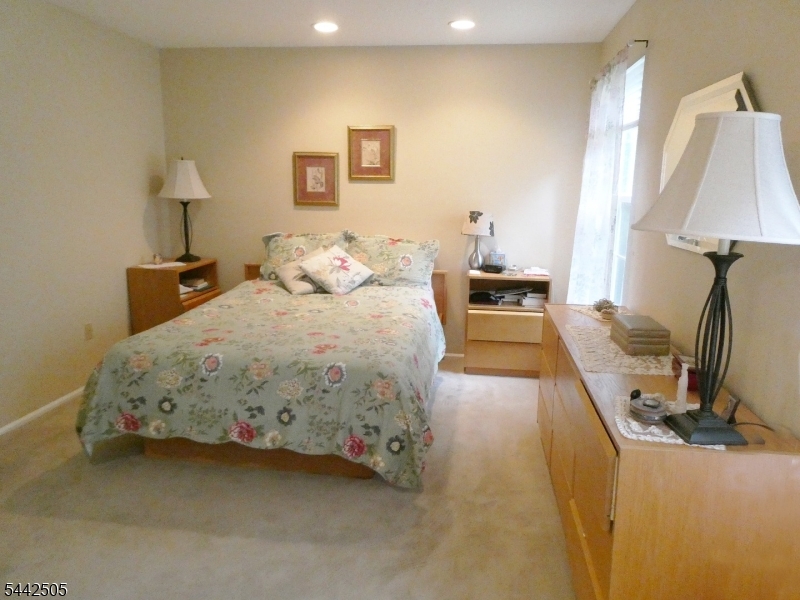 92 Stonehedge Court Franklin NJ 08873