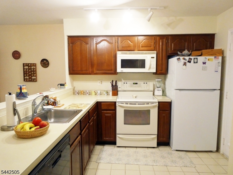 92 Stonehedge Court Franklin NJ 08873