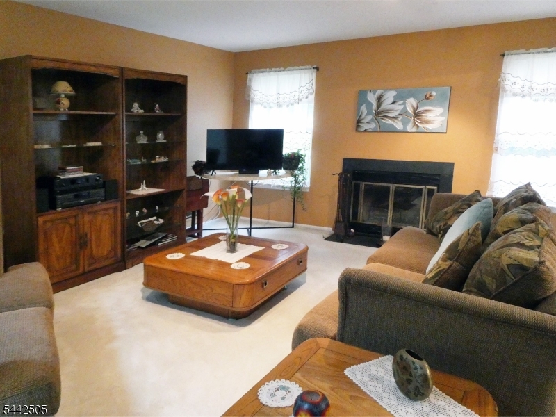 92 Stonehedge Court Franklin NJ 08873