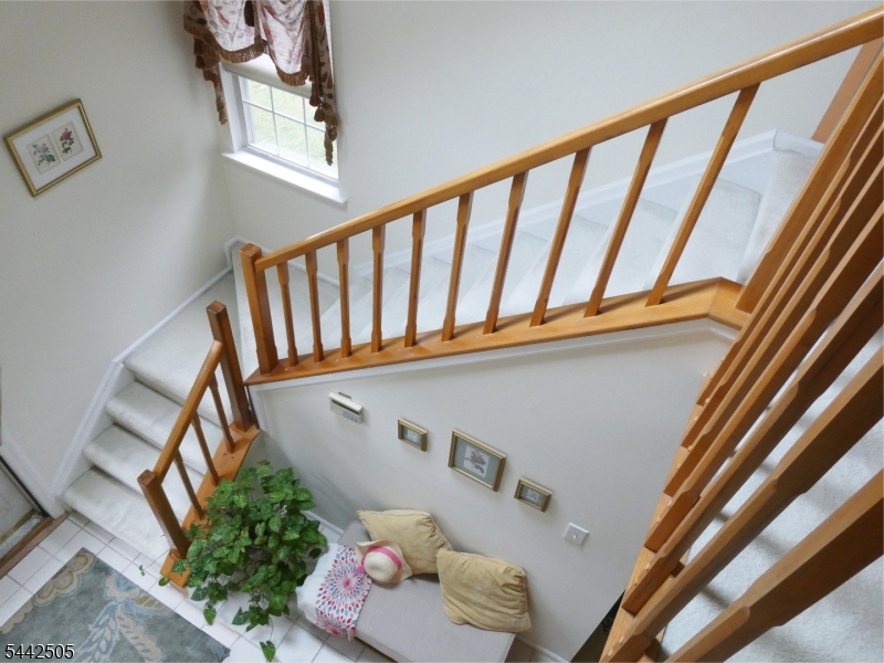 92 Stonehedge Court Franklin NJ 08873