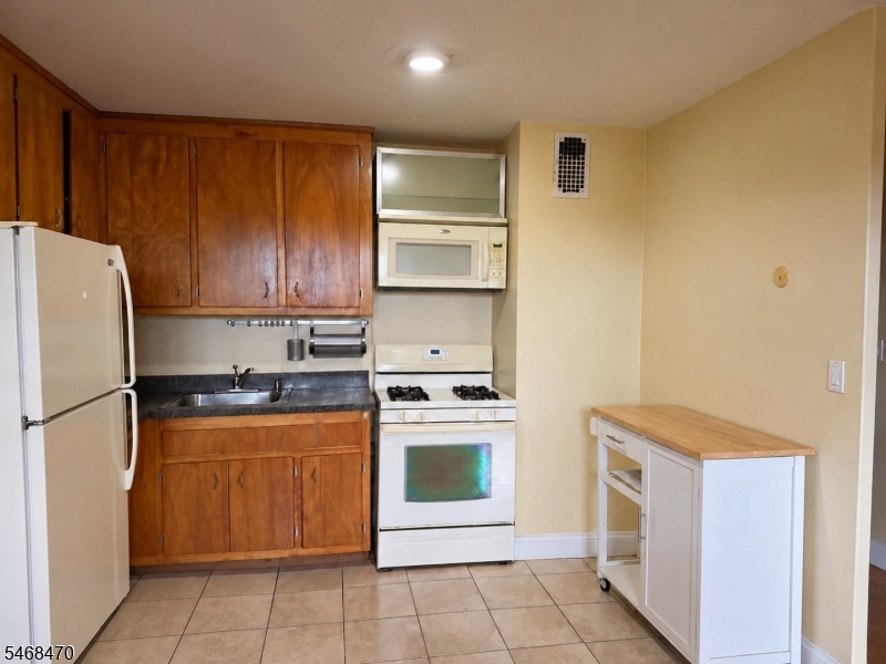 39 E 39th Street Paterson NJ 07514