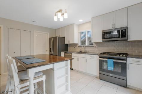 57 Woodhill Street Franklin NJ 08873