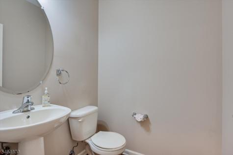 15 Bahr Circle Verona NJ 07044