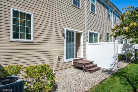 15 Bahr Circle Verona NJ 07044